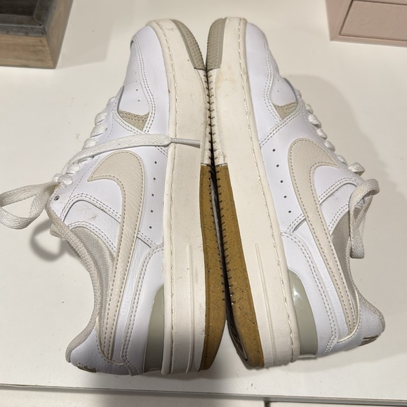 Women’s Nike shoes - Picture 5 of 7